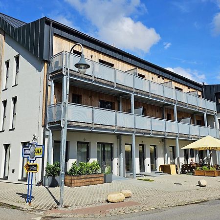 Enjoyharrachov - Atraktivni Klidny Klimatizovany Apartman 20 V Centru Harrachova S Parkovanim, Wifi-Wlan, Sat, Herni Konzoli, Ipad, Netflix Zdarma, Moznosti Dobijeni Auta, Vyhledem Do Zahrady A Na Romanticky Kostelik ภายนอก รูปภาพ