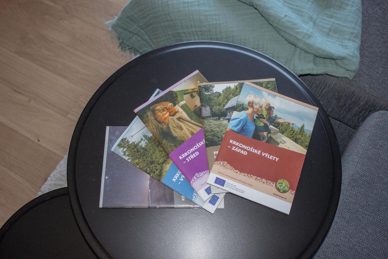 Enjoyharrachov - Atraktivni Klidny Klimatizovany Apartman 20 V Centru Harrachova S Parkovanim, Wifi-Wlan, Sat, Herni Konzoli, Ipad, Netflix Zdarma, Moznosti Dobijeni Auta, Vyhledem Do Zahrady A Na Romanticky Kostelik ภายนอก รูปภาพ