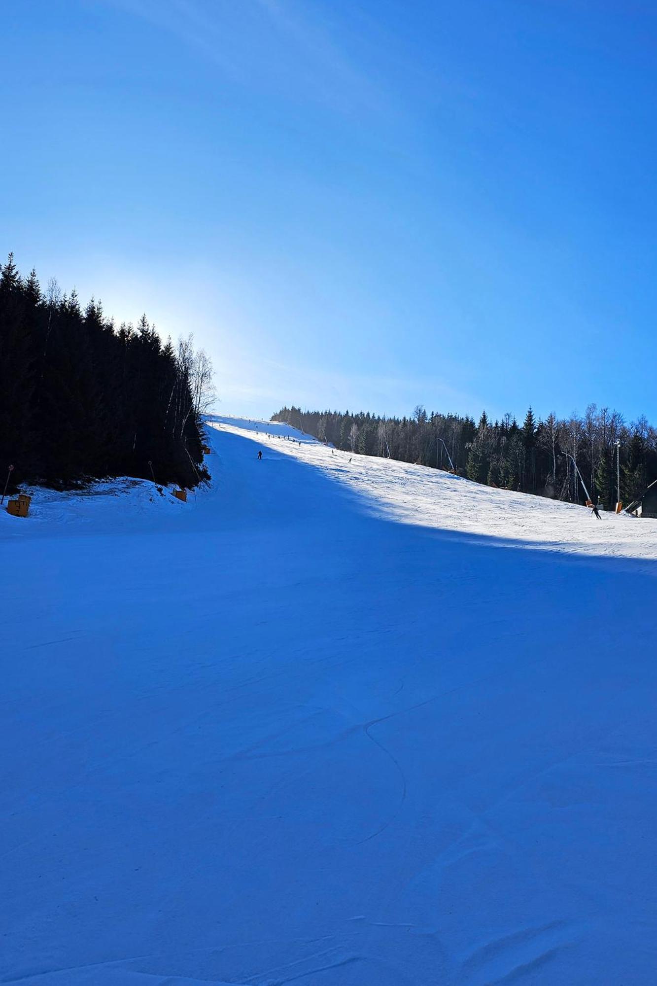 Enjoyharrachov - Atraktivni Klidny Klimatizovany Apartman 20 V Centru Harrachova S Parkovanim, Wifi-Wlan, Sat, Herni Konzoli, Ipad, Netflix Zdarma, Moznosti Dobijeni Auta, Vyhledem Do Zahrady A Na Romanticky Kostelik ภายนอก รูปภาพ