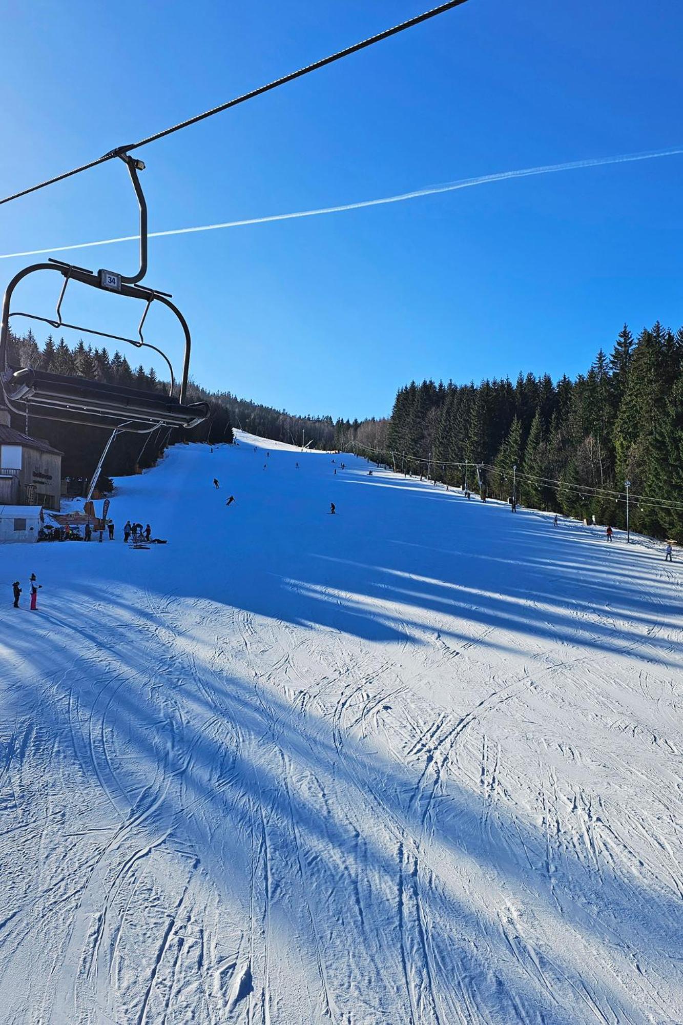Enjoyharrachov - Atraktivni Klidny Klimatizovany Apartman 20 V Centru Harrachova S Parkovanim, Wifi-Wlan, Sat, Herni Konzoli, Ipad, Netflix Zdarma, Moznosti Dobijeni Auta, Vyhledem Do Zahrady A Na Romanticky Kostelik ภายนอก รูปภาพ
