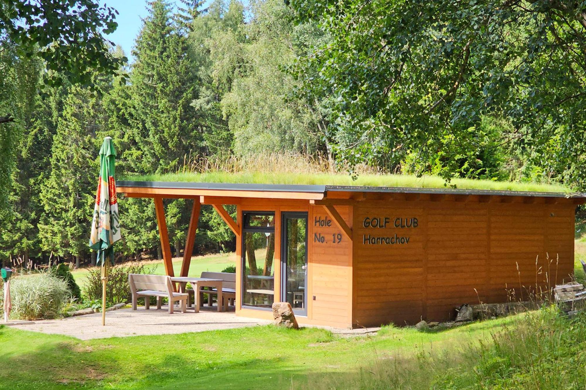 Enjoyharrachov - Atraktivni Klidny Klimatizovany Apartman 20 V Centru Harrachova S Parkovanim, Wifi-Wlan, Sat, Herni Konzoli, Ipad, Netflix Zdarma, Moznosti Dobijeni Auta, Vyhledem Do Zahrady A Na Romanticky Kostelik ภายนอก รูปภาพ