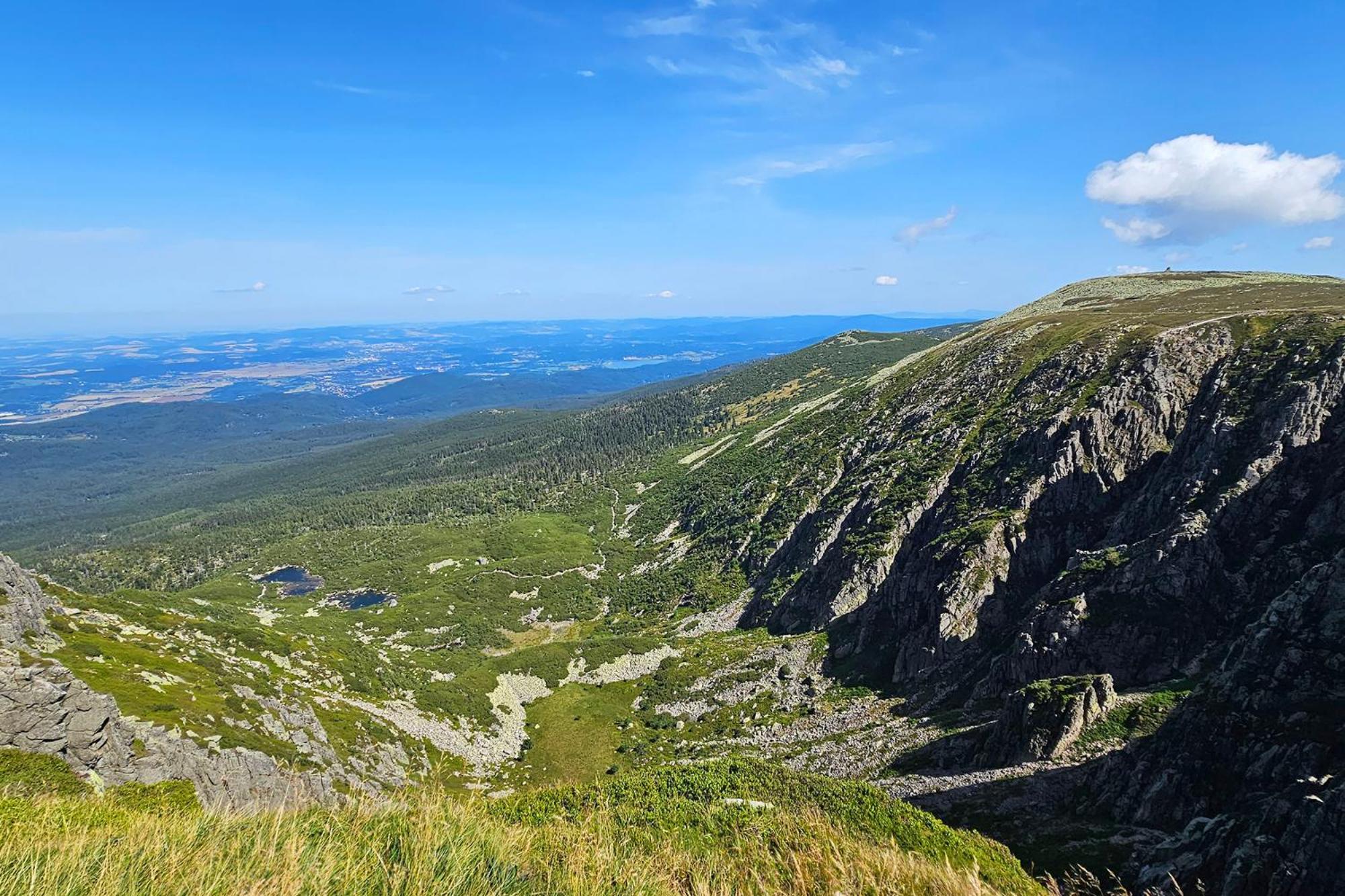 Enjoyharrachov - Atraktivni Klidny Klimatizovany Apartman 20 V Centru Harrachova S Parkovanim, Wifi-Wlan, Sat, Herni Konzoli, Ipad, Netflix Zdarma, Moznosti Dobijeni Auta, Vyhledem Do Zahrady A Na Romanticky Kostelik ภายนอก รูปภาพ