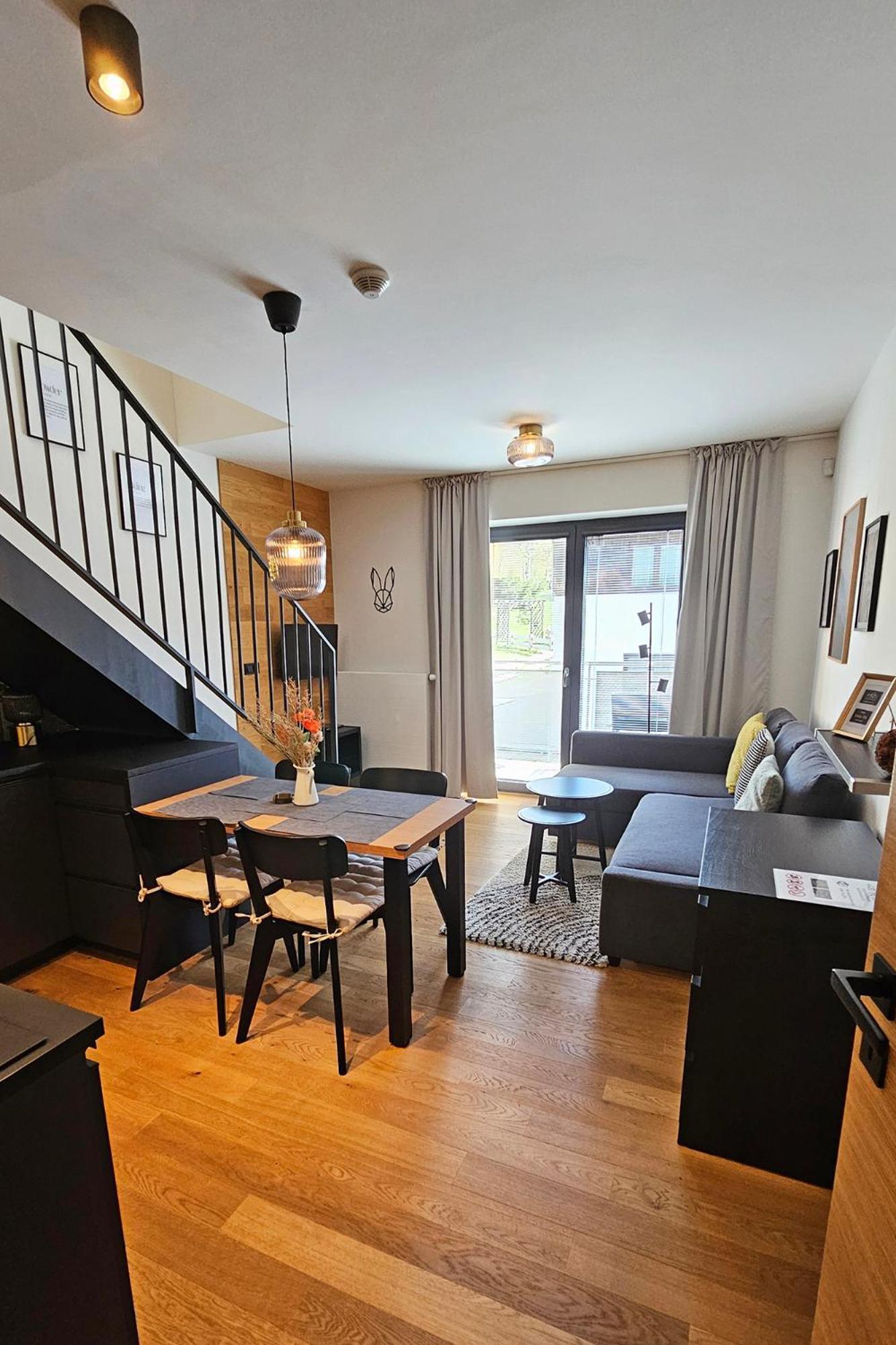 Enjoyharrachov - Atraktivni Klidny Klimatizovany Apartman 20 V Centru Harrachova S Parkovanim, Wifi-Wlan, Sat, Herni Konzoli, Ipad, Netflix Zdarma, Moznosti Dobijeni Auta, Vyhledem Do Zahrady A Na Romanticky Kostelik ภายนอก รูปภาพ